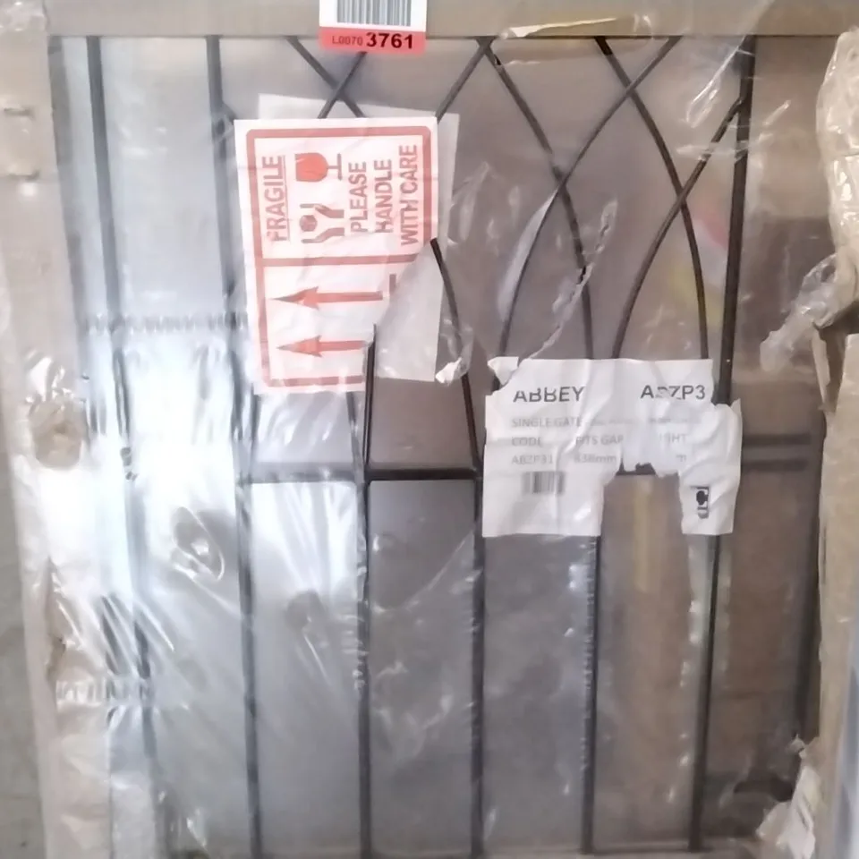 GUERO GARDEN METAL GATE 83.8CM W X 81.2CM H