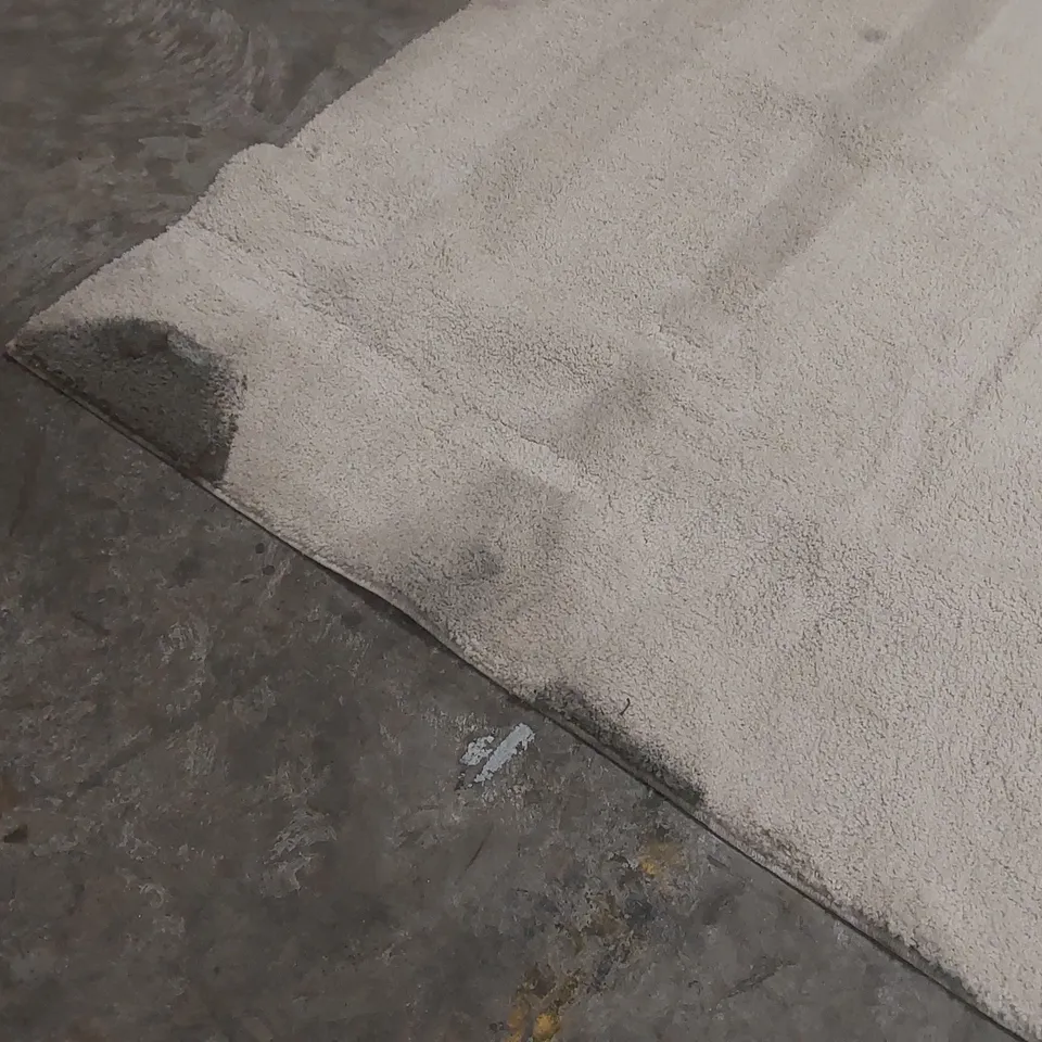 QUALITY DESIGNER RUG - APPROXIMATELY 285 x 196cm