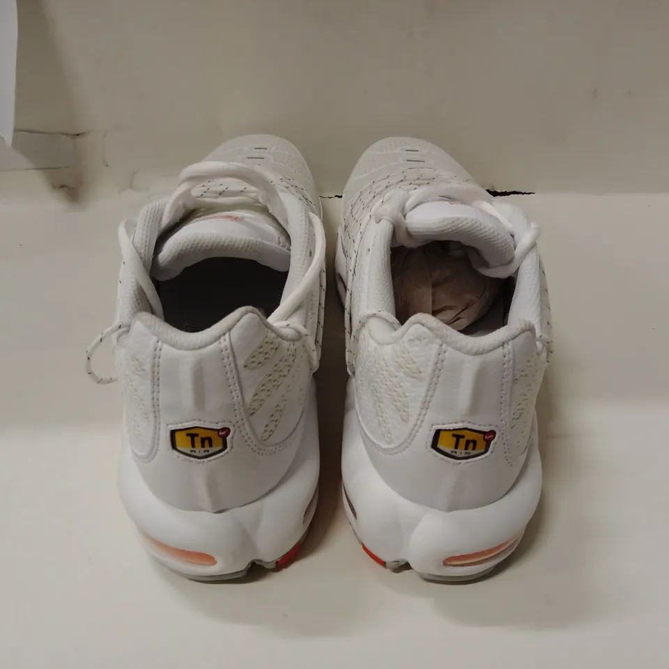 UNBOXED NIKE RUNNING SHOES – MEN'S WHITE, US 10.5 (UK 9.5) – FJ4232-100