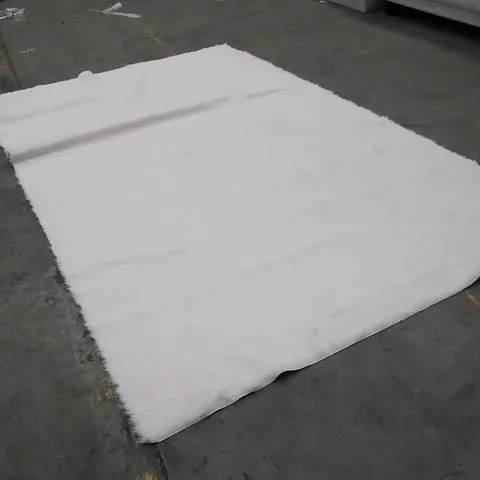 QUALITY DESIGNER AREA RUG APPROXIMATELY 290X180CM