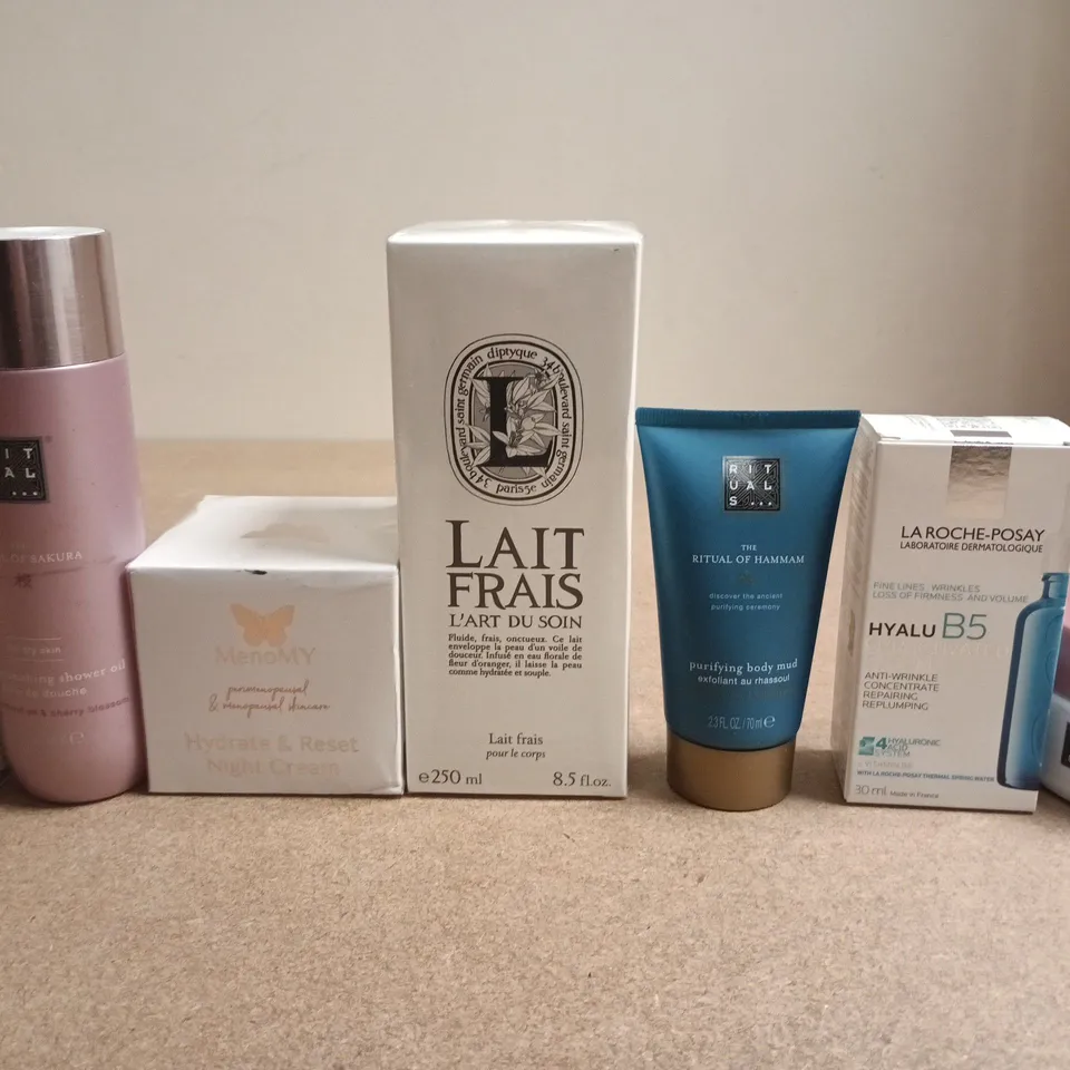 APPROXIMATELY 15 ASSORTED HEALTH & BEAUTY PRODUCTS TO INCLUDE RITUALS , YNNY AND LA ROCHE 
