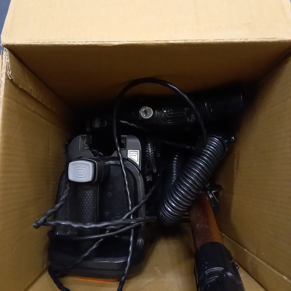 SHARK UPRIGHT VACUUM CLEANER NV602UKT