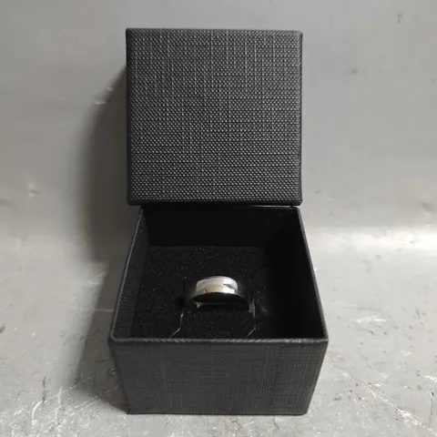THE LOVE COLLECTION 9CT WHITE GOLD PERSONALISED BAND WEDDING - N