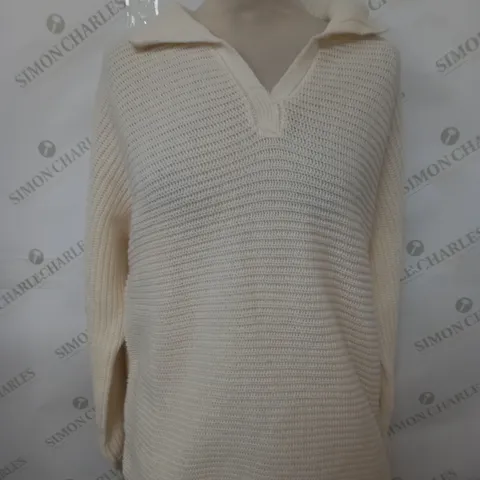NINALEONARD WHITE WOOL JUMPER SIZE LARGE
