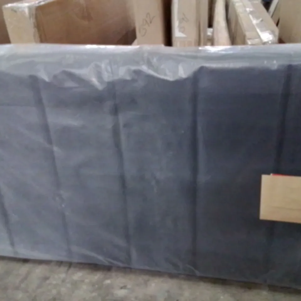 BAGGED UPHOLSTERED HEADBOARD 