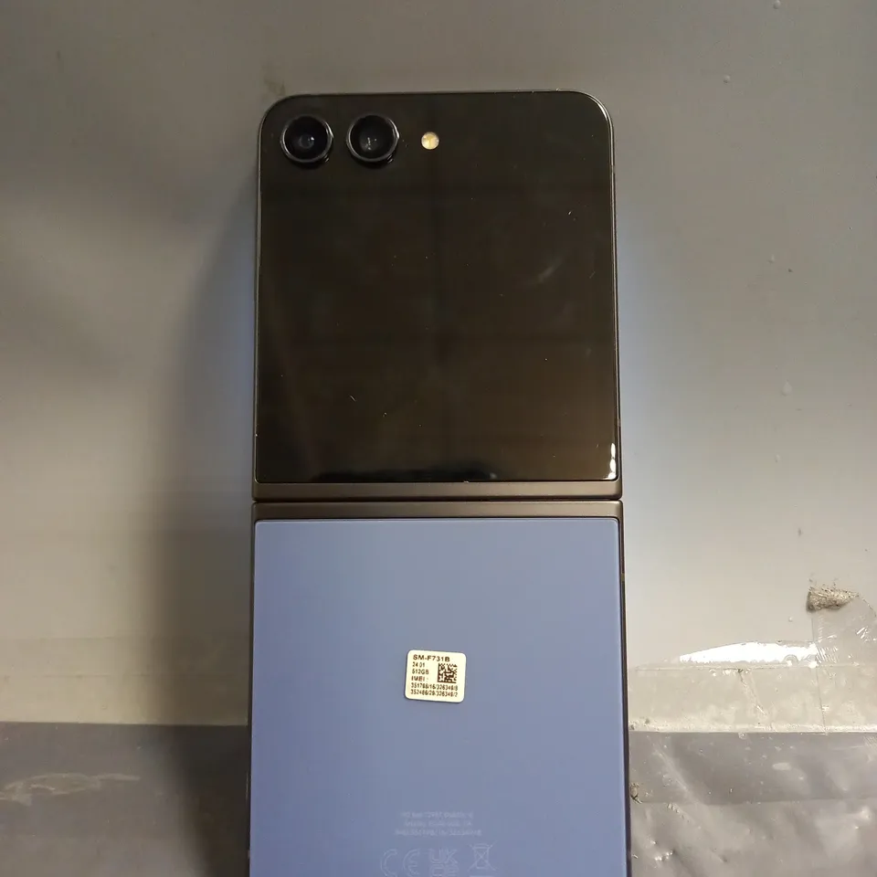 GALAXY Z FLIP 5 