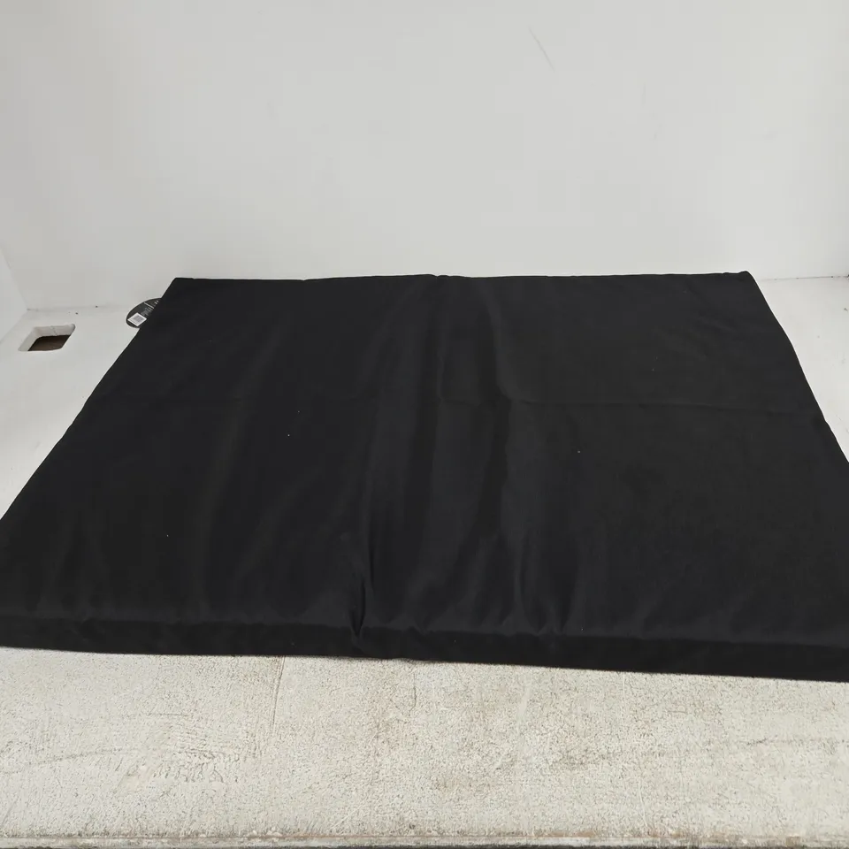 NZ NIGHT ZONE WATERPROOF PET BED 70 X 95 CM (+5 CM)