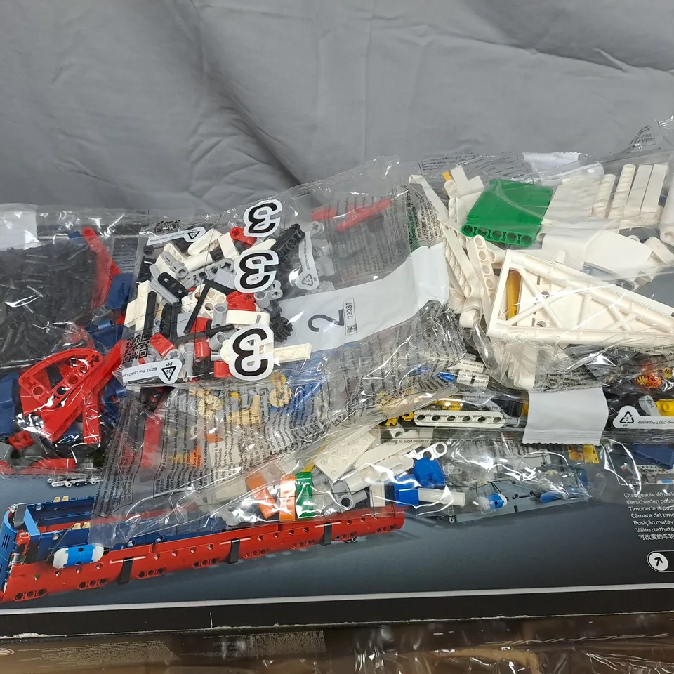 LEGO TECHNIC OCEAN EXPLORER 42064 – BOXED SET WITH BAGS