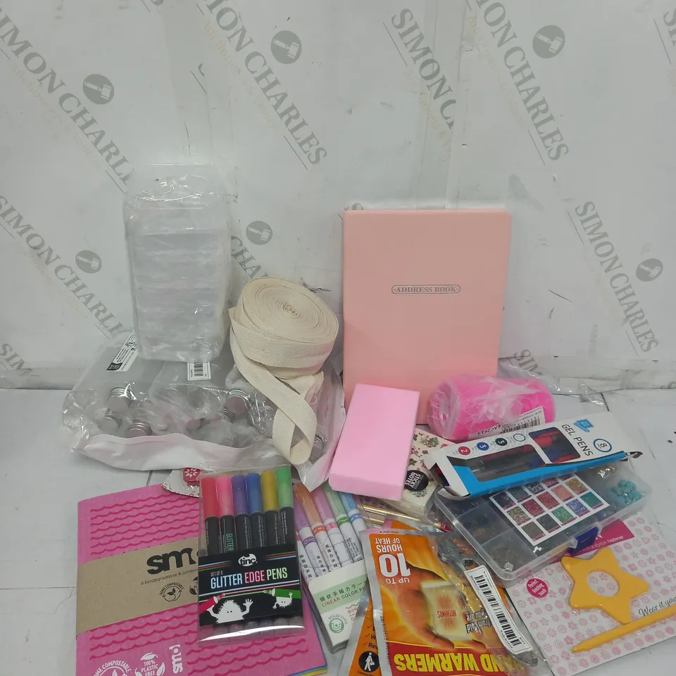APPROXIMATELY 10 ASSORTED HOUSEHOLD GOODS TO INCLUDE SMOL COMPOSTABLE CLOTHS, TINC GLITTER EDGE PENS, HOTHANDS HAND WARMERS ETC. 