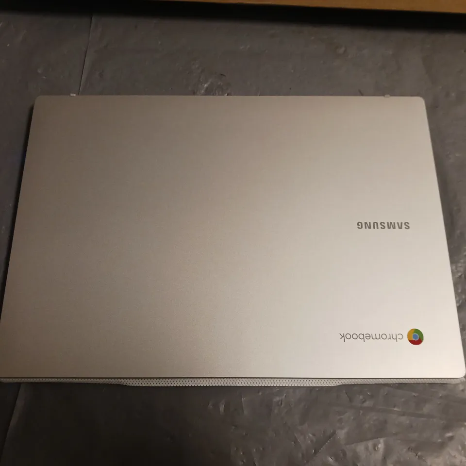 BOXED GALAXY CHROMEBOOK GO INTEL CELERON N4500 LAPTOP IN SILVER - XE310XDA-KA1UK