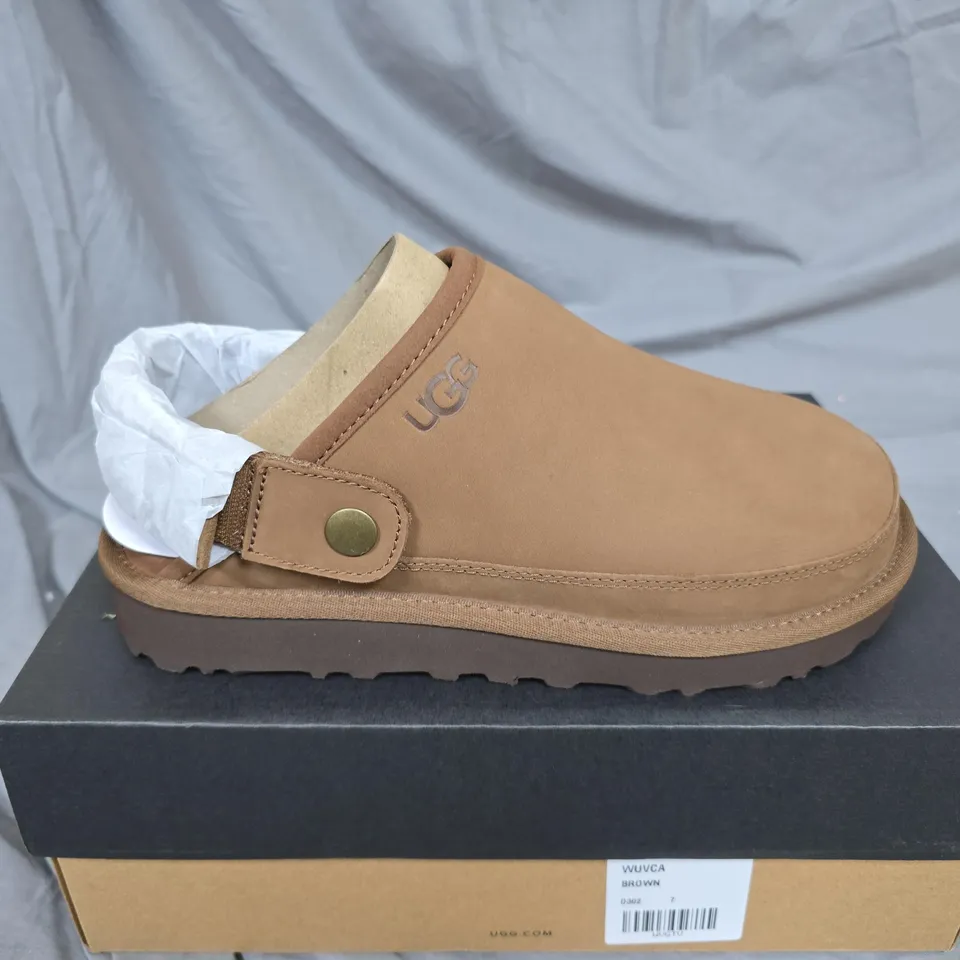 UGG Golden Coast Clog II Nubuck – Men's Brown Slippers, UK 7 