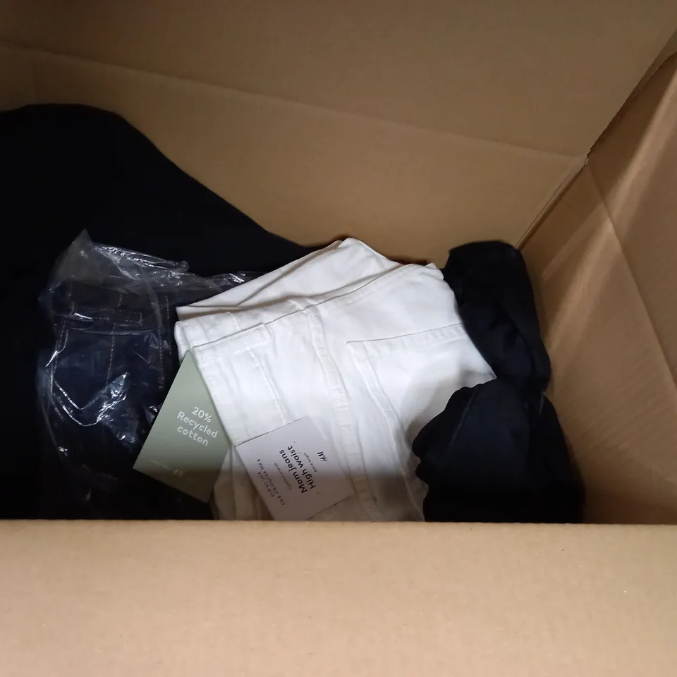 BOX OF APPROX 10 ASSORTED JEANS VARYING IN SIZE/COLOUR/STYLE
