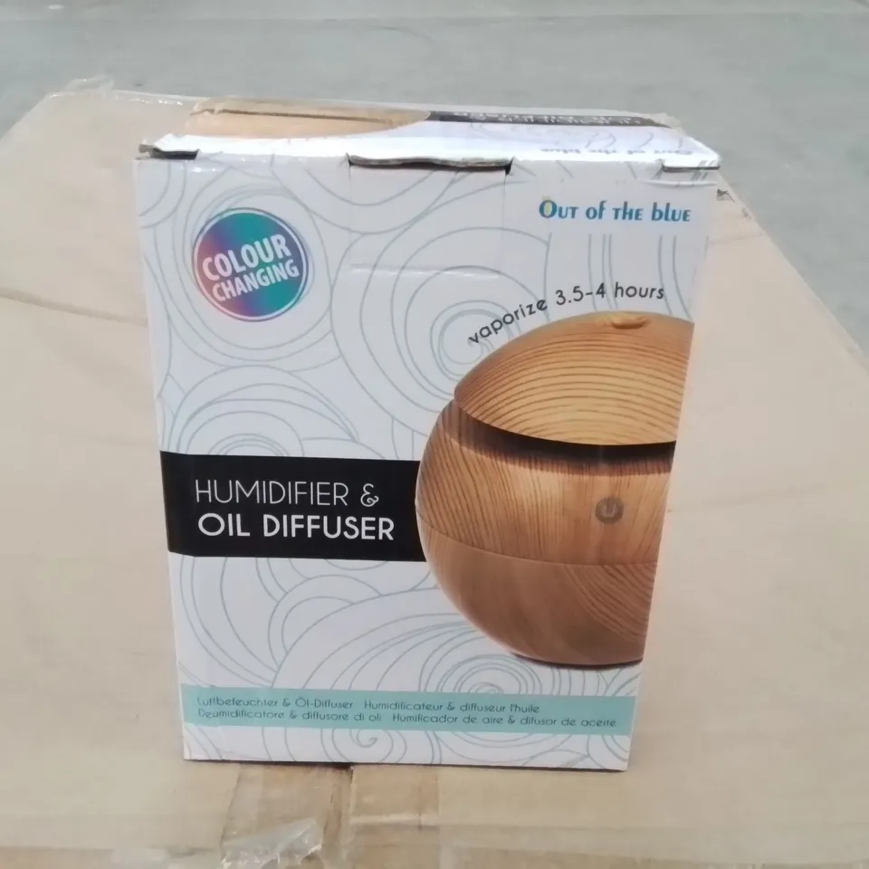 BRAND NEW BOXED COLOUR CHANGING HUMIDIFIER & OIL DIFFUSER 