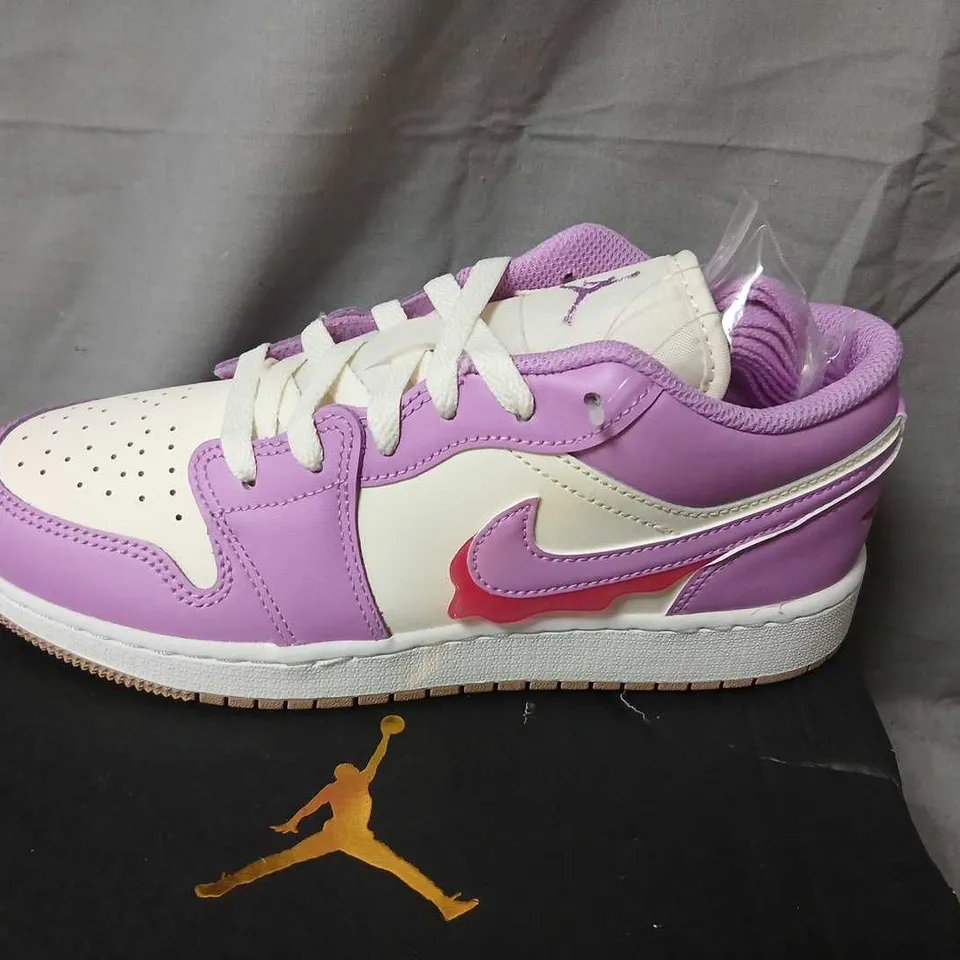 NIKE AIR JORDAN 1 LOW SE (GS) UK 5Y – RUSH FUCHSIA / FUSION RED SNEAKERS