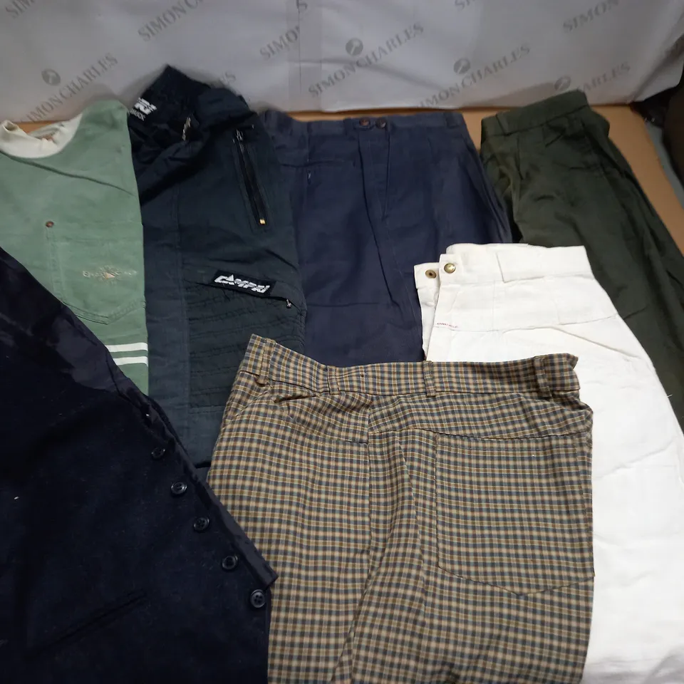 LARGE QUANTITY OF ASSORTED CLOTHING ITEM IN VARIOUS SIZES