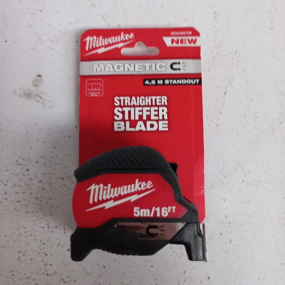 MILWAUKEE MAGNETIC TAPE MEASURE 5M/16FT – STANDOUT BLADE WITH MAGNETIC HOOK