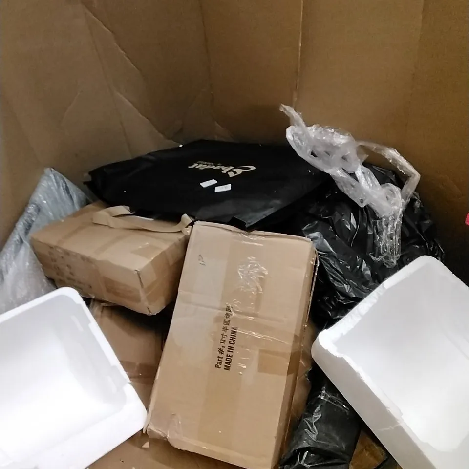 A PALLET OF VARIOUS ITEMS TO INCLUDE. AIR FRYERS, TROUSER RACK, COOKER HOOD AND KING SIZE DUVET