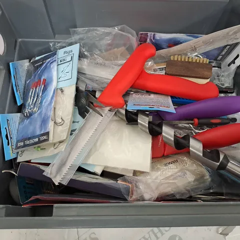 BOX OF ASSORTED HOUSEHOLD AND TOOL ITEMS