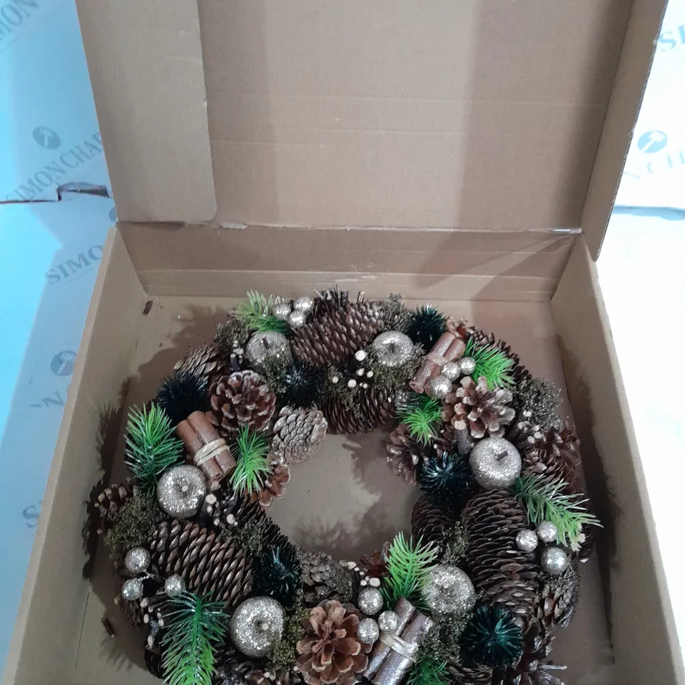 BOXED FESTIVE SEASONAL PINE WREATH APPROX 35CM