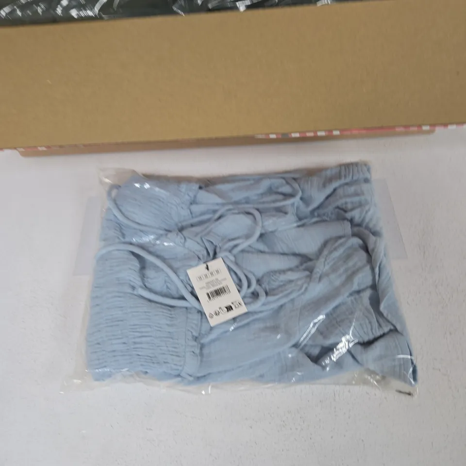 BOX OF APPROXIMATELY 8 ASSORTED CLOTHING ITEMS TO INCLUDE: OPEN BACK MINI SUNDRESS 