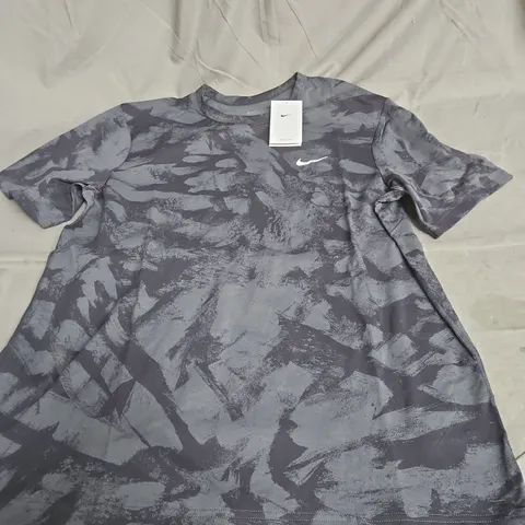 NIKE DRI-FIT TRAINING TEE IN GREY MIX SIZE L