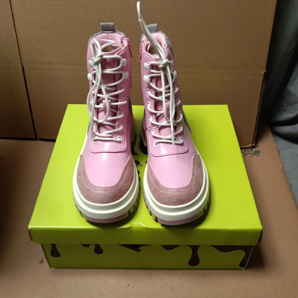 BOXED PAIR OF KOI KIDZ LIL' HYDRA KAWAII BOOTS IN PINK MULTI - SIZE 1