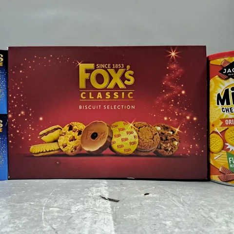 TOTE OF APPROXIMATELY 10 ASSORTED FOOD AND DRINK ITEMS TO INCLUDE FOX'S CLASSIC BISCUIT SELECTION, JACOB'S MINI CHEDDARS, TERRY'S CHOCOLATE ORANGE, ETC