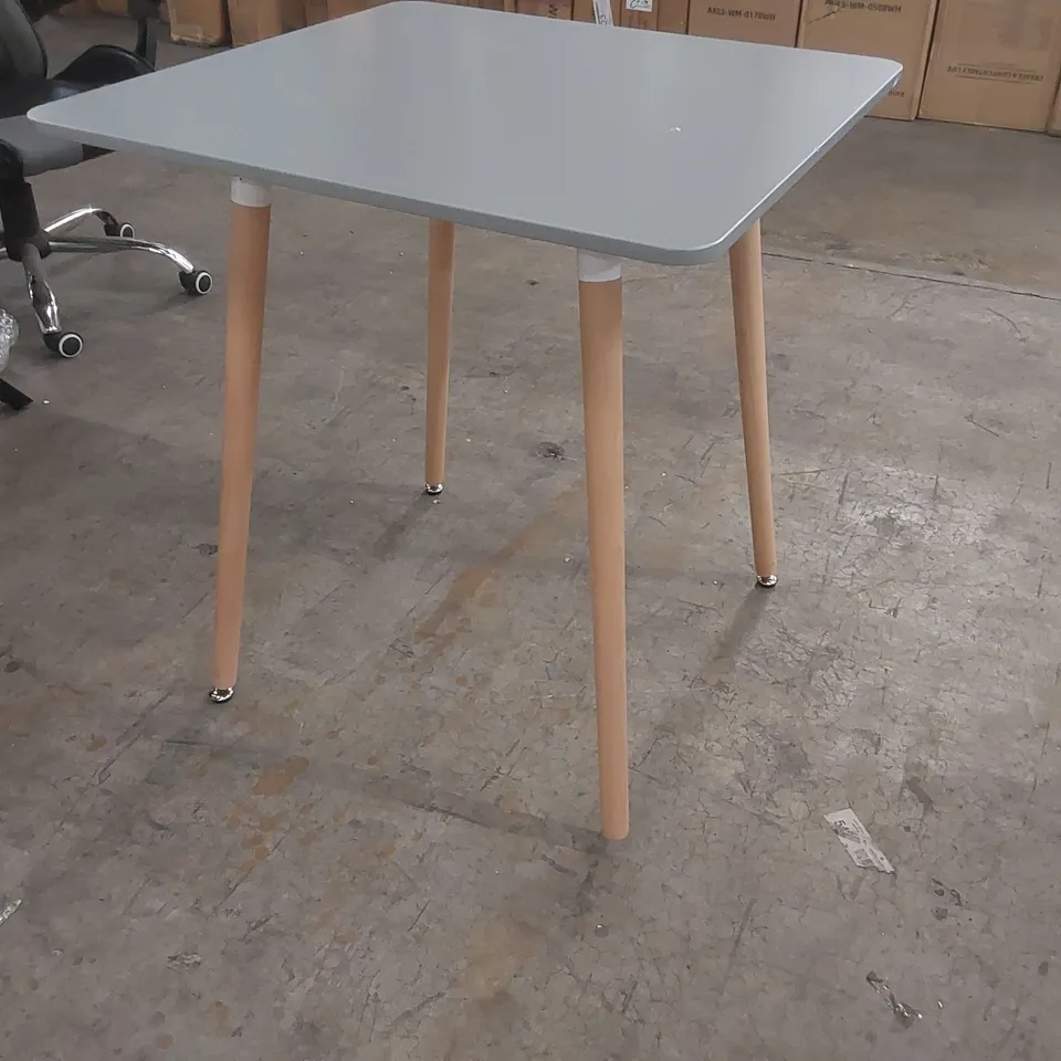 WOODEN TABLE 