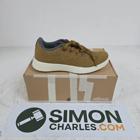 BOXED PAIR OF ALLBIRDS RUNNER NZ CORDUROY TRAINERS IN DARK TAN - UK 4.5