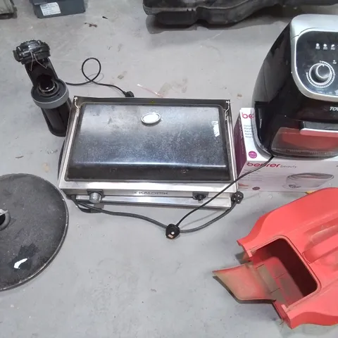 CAGE OF ASSORTED ITEMS TO INCLUDE KALORIK GRILL, TOWER AIR FRYER, PEDESTAL BASE AND CAR PARTS - COLLECTION ONLY
