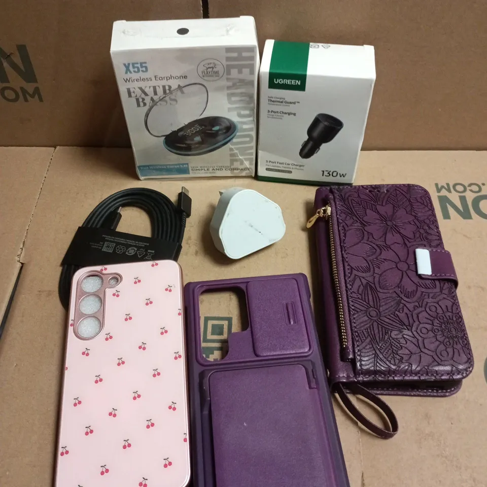 APPROXIMATELY 15 ASSORTED SMARTPHONE ACCESSORIES TO INCLUDE CHARGING CABLES, USB PLUGS, PHONE CASES ETC