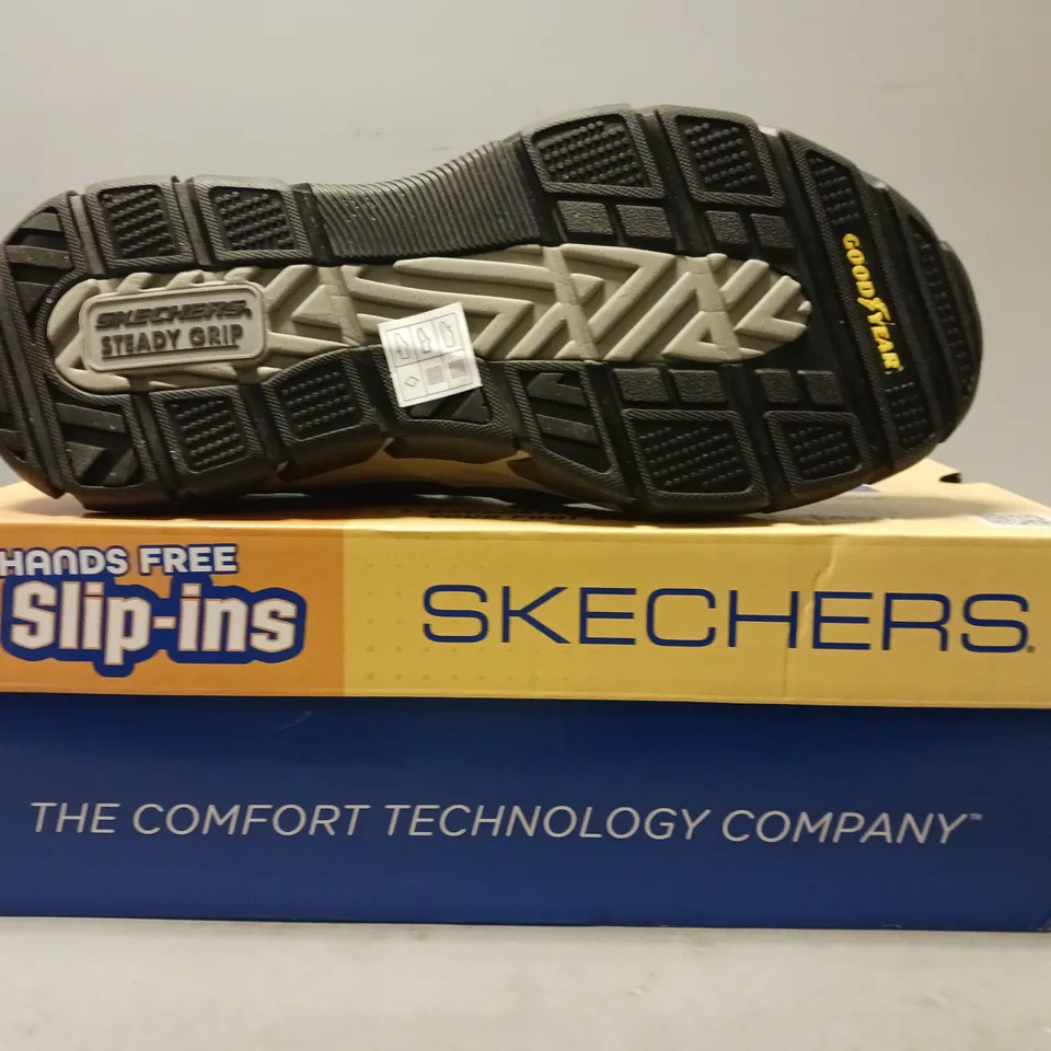 BOXED PAIR OF SKECHERS SLIP-INS SHOES IN CHARCOAL UK SIZE 9