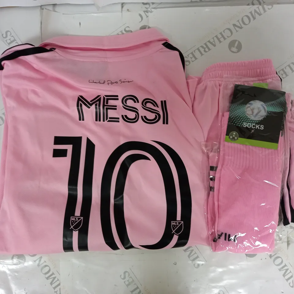 INTER MIAMI MESSI FOOTBALL KIT KIDS SIZE M 