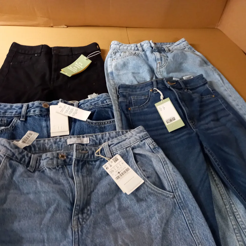 lot of 5 assorted pairs of jeans in various sizes