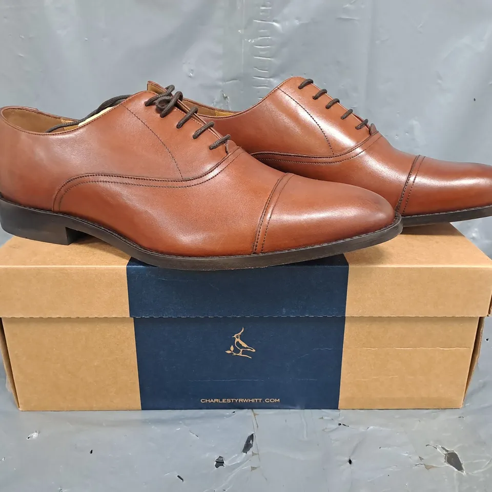 BOXED PAIR OF CHARLES TYRWHITT LACE UP SHOES IN CHESTNUT SIZE UK 9.5