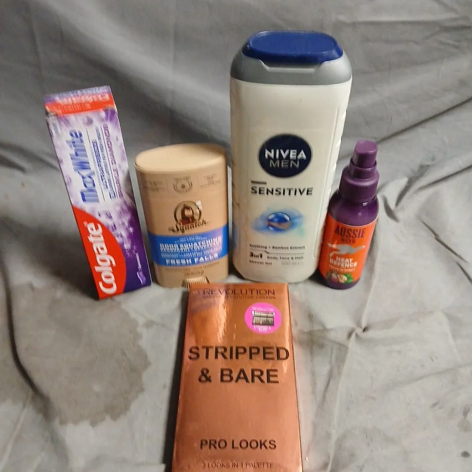 APPROXIMATEY 20 ASSORTED HEALTH AND BEAUTY PRODUCTS TO INCLUDE - NIVEA MEN SENSITIVE BODY WASH - COLGATE MAX WHITE TOOTHPASTE AND AUSSIE SOS HEAT DEFENCE SPRAY