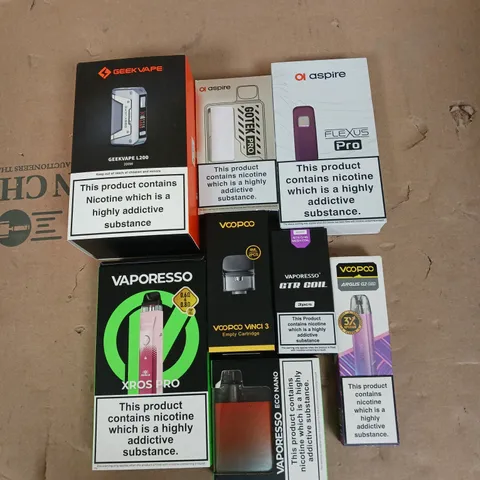 APPROXIMATELY 20 VAPES, E-CIGARETTES & ACCESSORIES TO INCLUDE - GEEKVAPE L200 - ASPIRE FLEXUS PRO - VAPORESSO XROS PRO - ETC