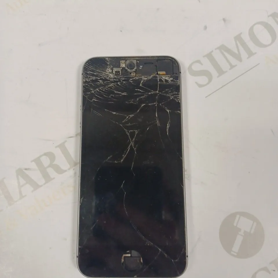 APPLE IPHONE SE SMARTPHONE 