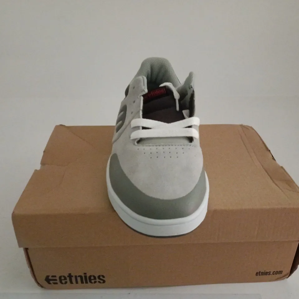 ETNIES KIDS MARANA GREY TRAINERS UK 6 BOXED