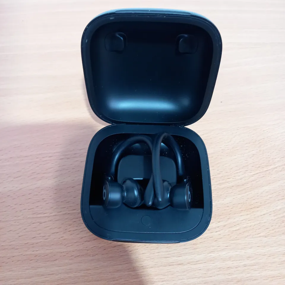 BEATS POWER BEATS PRO OVER EAR WIRELESS EARBUDS, BLACK