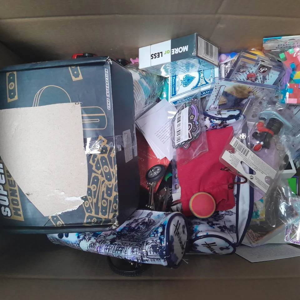MEDIUM BOX OF ASSORTED TOYS AND GAMES TO INCLUDE CARD GAMES, VINYL FIGURES AND TEDDIES
