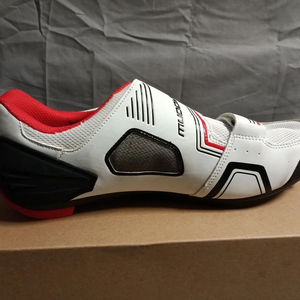 MUDDYFOX CYCLING SHOES – WHITE WITH RED ACCENTS - UK 8.5
