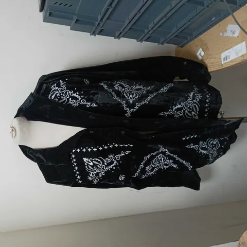 ASOS BLACK RELAXED REVERSE SHIRT IN BLACK VELVET WITH BANDANA EMBROIDERY SIZE L