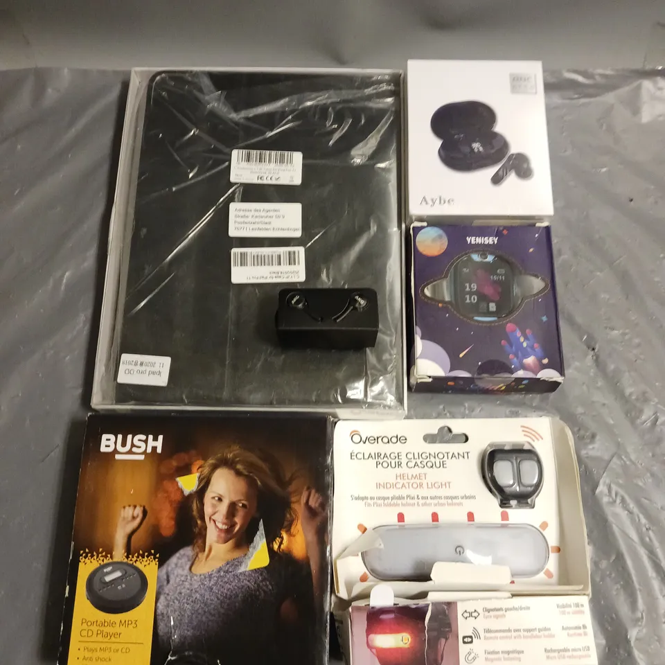BOX OF APPROX 6 ASSORTED ITEMS TO INCLUDE - BUSH PORTABLE CD PLAYER - OVERADE HELMET INDICATOR LIGHT - YENISEY KIDS WATCH ETC 