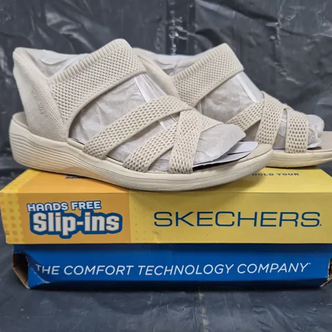 BOXED PAIR OF SKECHERS SLIP-INS SANDALS IN OFF WHITE SIZE 7