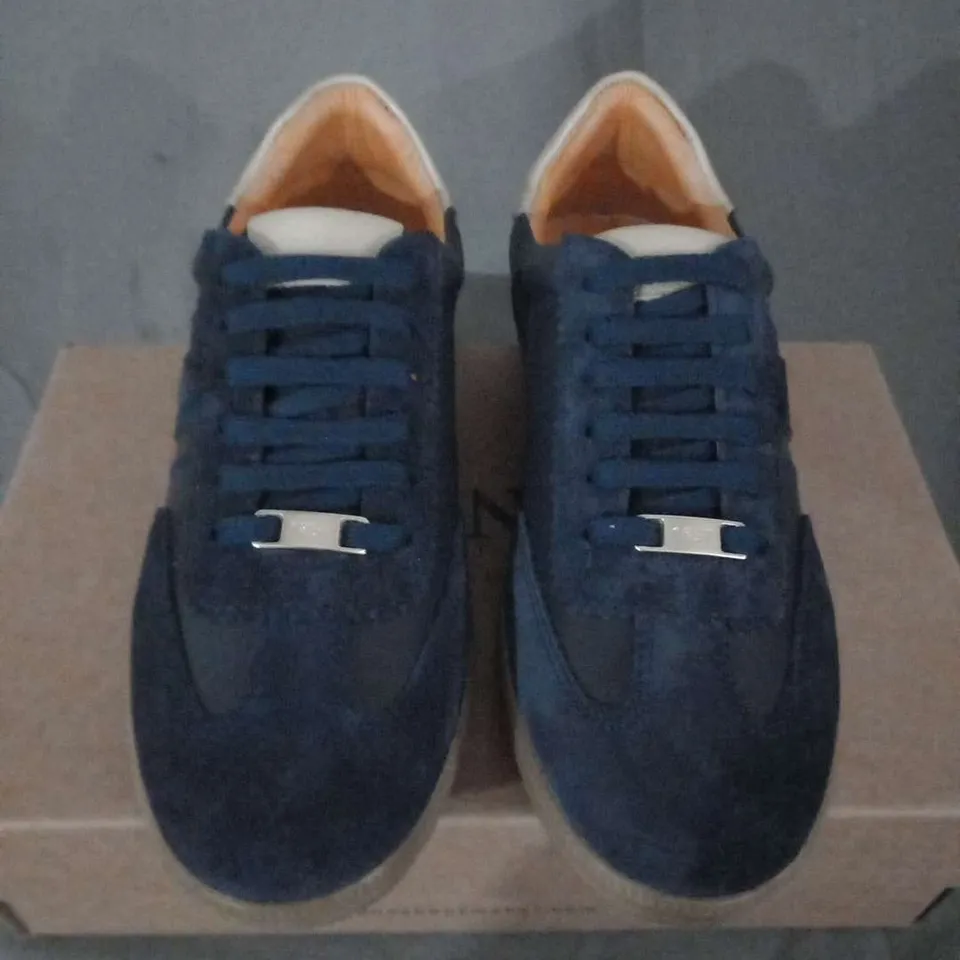 BOXED JONES BOOTMAKERS ARTEA NAVY SIZE 7