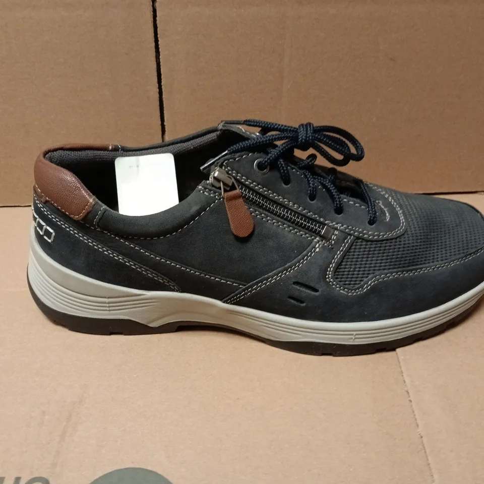 UNBOXED PAIR OF EASY FIT JOEL SHOES IN GREY - SIZE 10