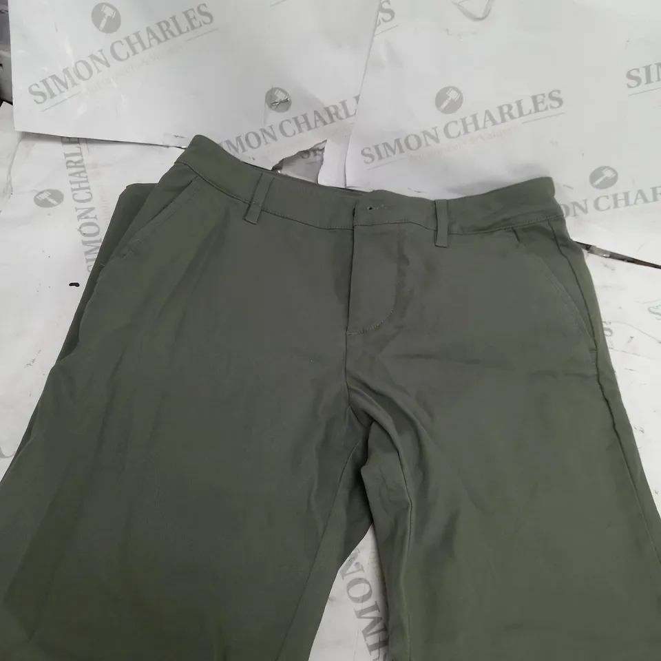 LOT OF ITEMS APPROXIMATELY 30 TO INCLUDE BLAZERS, TOPS, TROUSERS ETC