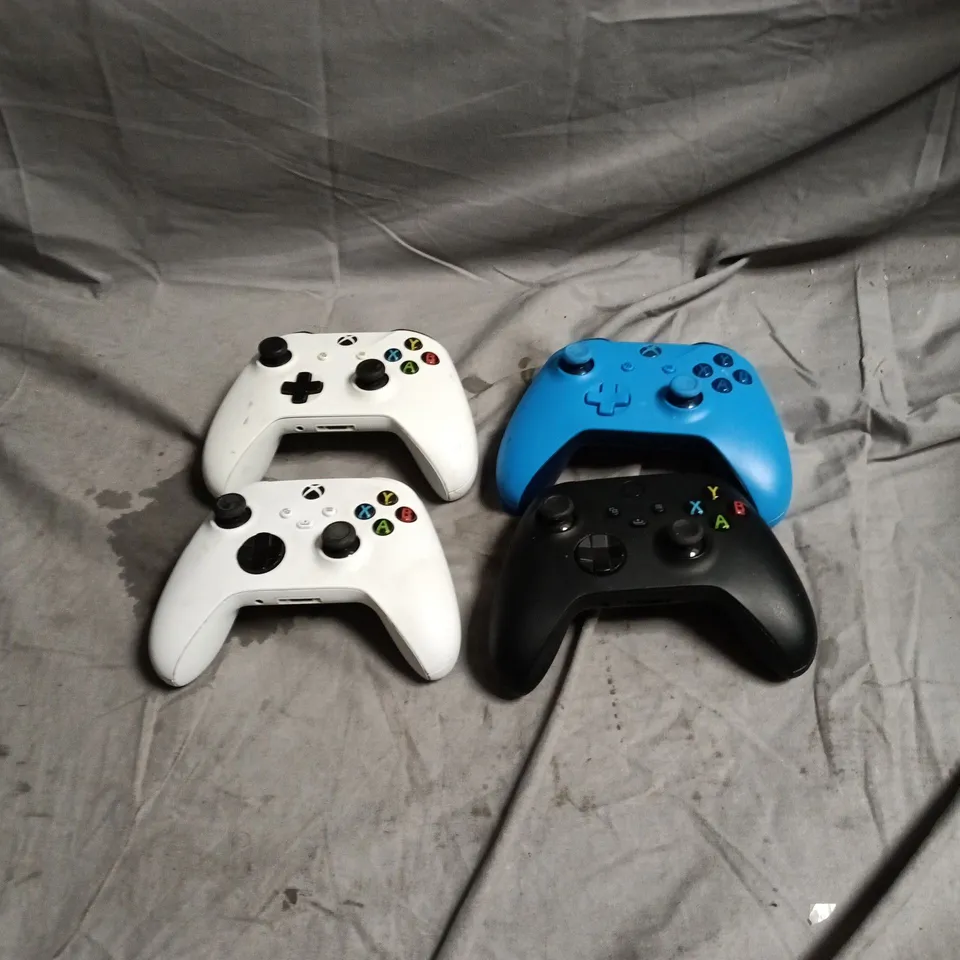 XBOX WIRELESS CONTROLLER BUNDLE – 4 CONTROLLERS (WHITE X2, BLUE, BLACK) - NO BATTERIES