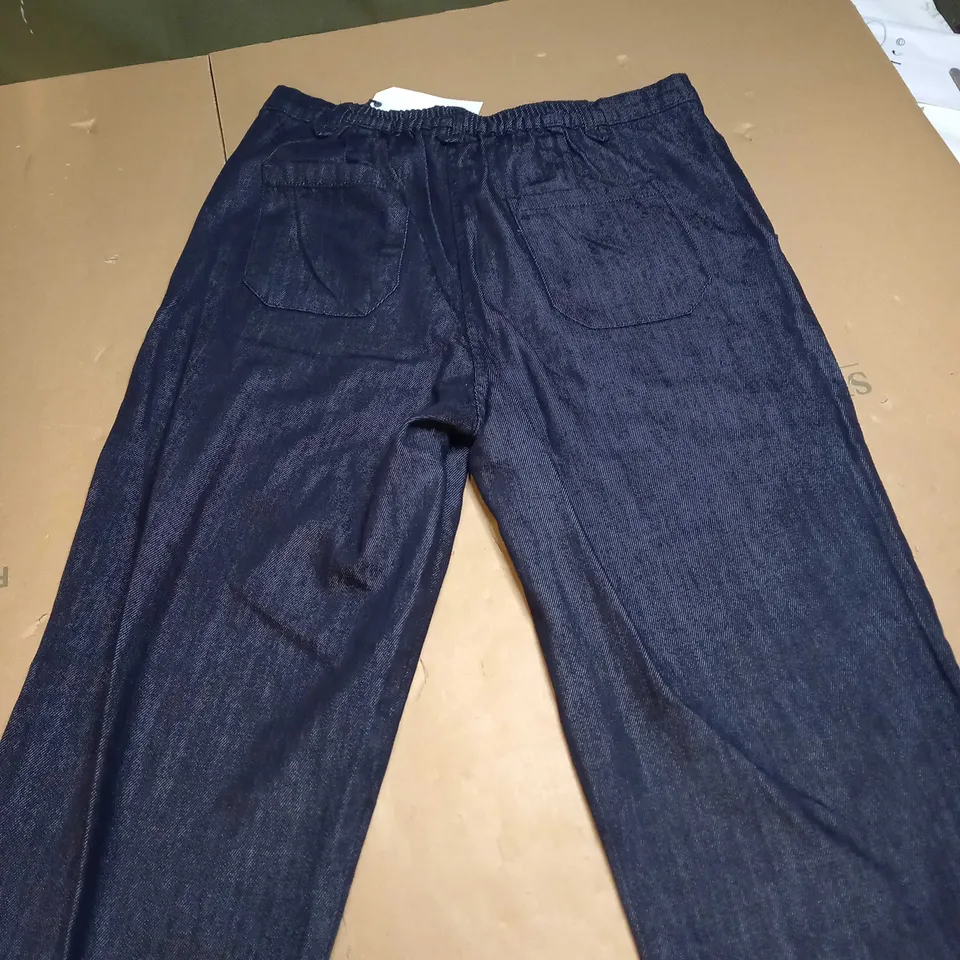 SEASALT CORNWALL TAPERED ANKLE JEANS IN DARK WASH INDIGO - UK 12